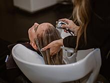 Парикмахер-стилист предупредила об опасности частого перекрашивания волос