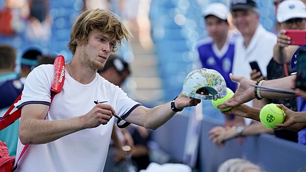 Рублёв проиграл Шаповалову в четвертьфинале соревнований в Уинстон-Сейлеме