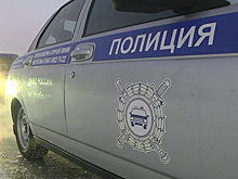 В Лабытнанги легковушка протаранила опору ЛЭП и припаркованный автомобиль