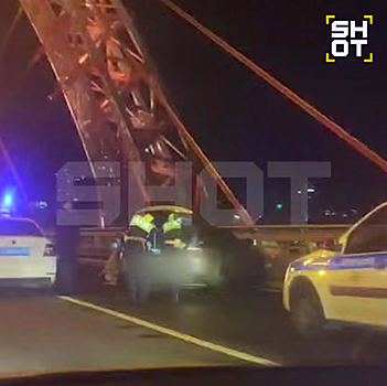 Появились кадры с места аварии в Москве, где умер бизнесмен