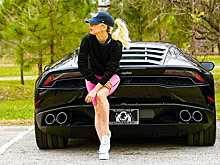 Леди Гагу поймали за рулём Lamborghini