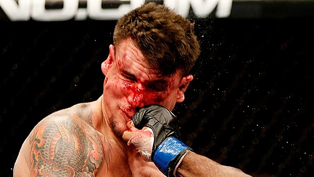 Экс-чемпион UFC проиграл второй бой в Bellator. Он сдался, потому что его лицо заливало кровью