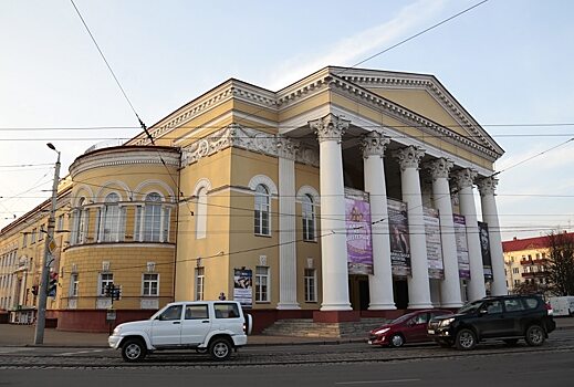 Артисты БДТ и калининградского драмтеатра дадут футбольное представление