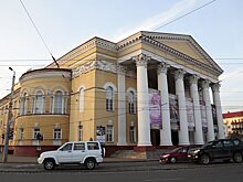 Артисты драмтеатров из Питера и Калининграда сыграли в футбол