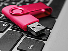 На фоне перебоев с работой интернета в России выросли продажи флешек