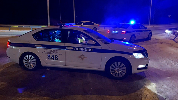 Пьяный гонщик попал в ДТП около новокузнецкой стелы во время бегства от ДПС