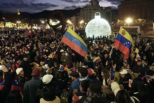 Жители Венесуэлы массово скупают консервы и яйца