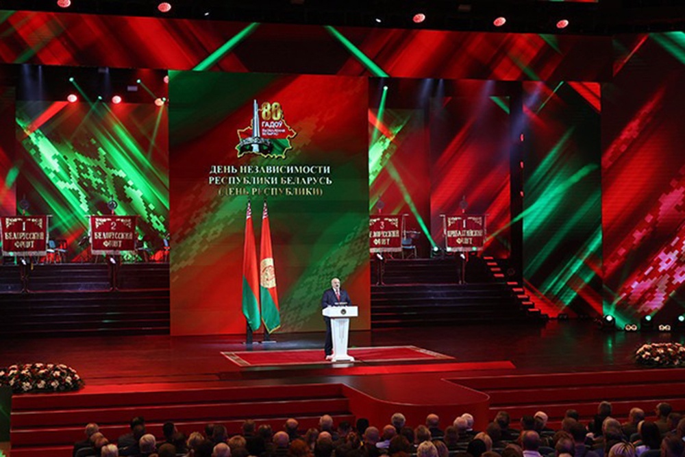 Лукашенко: Никто не заставит Беларусь свернуть с пути к миру и созиданию