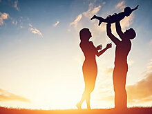 В Нидерландах детям разрешат иметь по четыре родителя