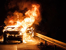 Почему горят электромобили: причины пожаров и их последствия