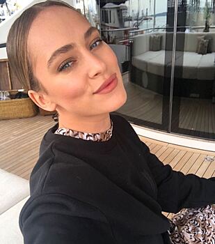 С кровью на лице и в ватнике: звезда «Льда» Аглая Тарасова обеспокоила фанатов своим внешним видом