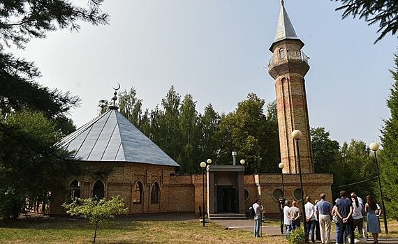 В Нижнекамске жители просят спасти мечеть, построенную на пожертвования