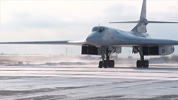 На крыльях «Белых лебедей»: кадры командирских полетов в Энгельсе из кабины Ту-160