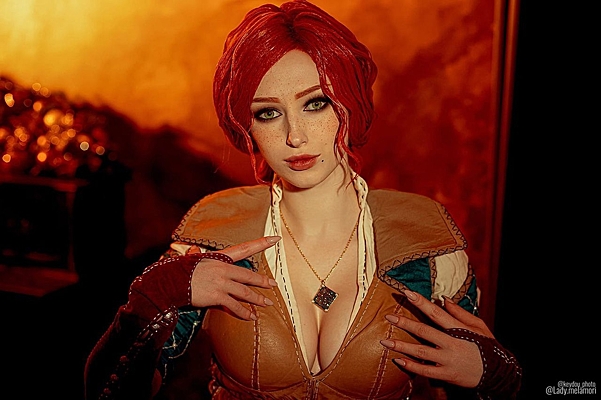 Қыздардың зәр шығару және қытықтау порносы