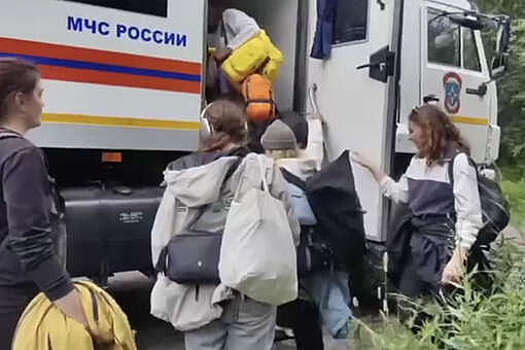 Лагерь для серферов эвакуировали из-за угрозы цунами на Камчатке