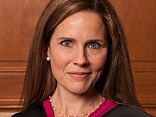 Барретт вступила в должность судьи Верховного суда США