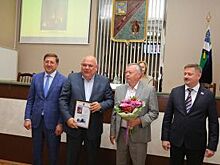 Сотрудников ОЭМК поместили на Доску почета Старого Оскола
