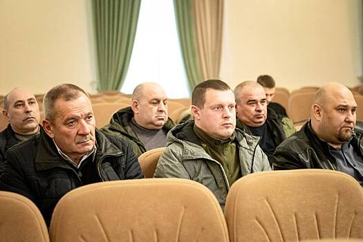 Глава Курска обсудил с управляющими компаниями ремонт детских площадок и борьбу с парковками на газонах