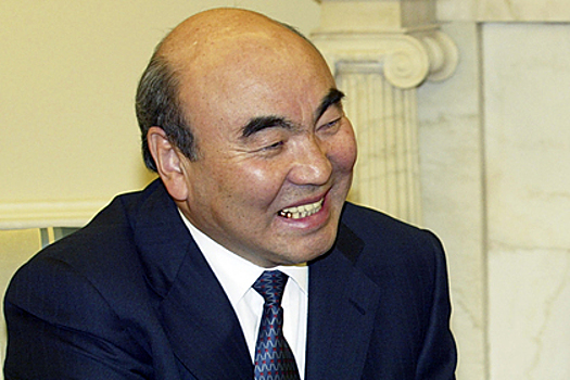 С бывшего президента Киргизии сняли обвинения по делу «Кумтора»