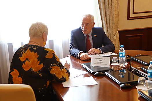 Председатель Думы города Владивостока Андрей Брик провел прием граждан