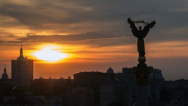 В Киеве начали собираться люди на шествие памяти героев Небесной сотни