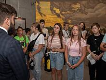 Около 100 школьников из ЛНР посетили Музей Победы