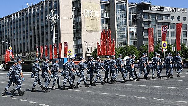 Росгвардию на параде в Москве представила дивизия имени Дзержинского