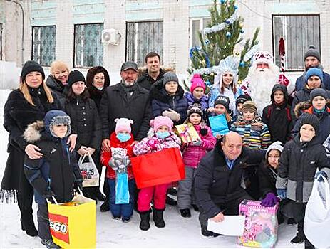 Депутаты думы Самары присоединились к акции "Елка желаний"