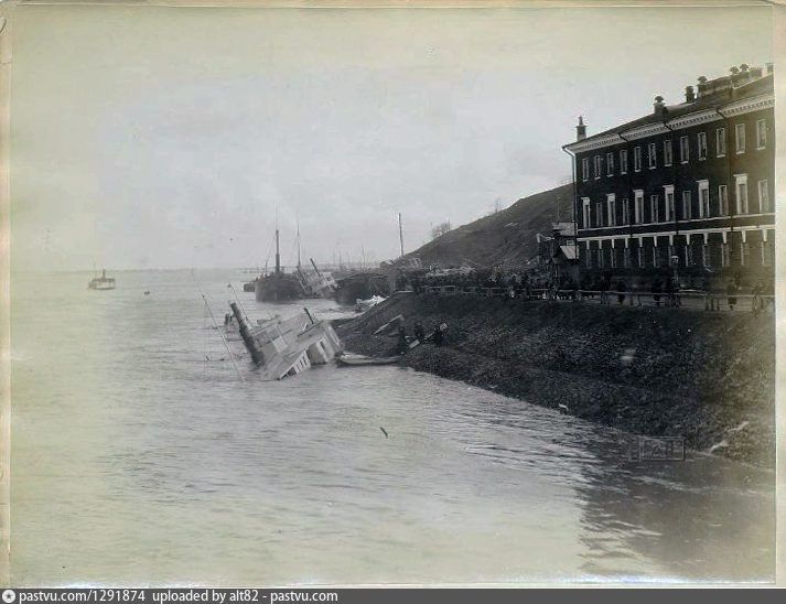 Жизнь до синего забора: какой была Нижневолжская набережная — история и архивные фото