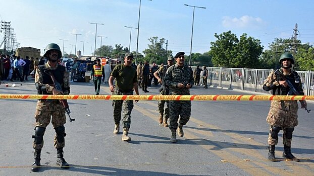 Четверо пакистанских военнослужащих погибли при перестрелке
