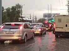 Из-за ливней в Волгограде образовались 10-балльные пробки