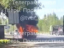 В Тверской области пассажирский автобус взорвался и врезался в остановку