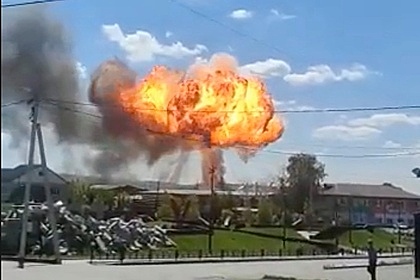 Названа возможная причина мощного взрыва на заправке в Свердловской области