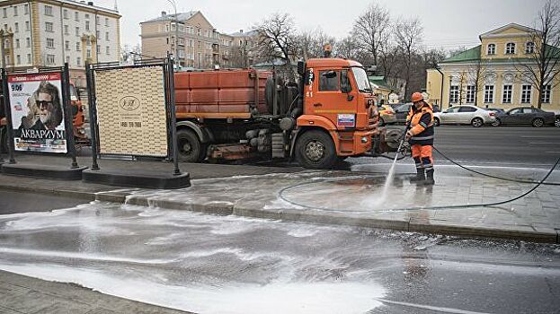 В Москве проведут первую после зимы промывку дорог