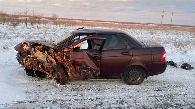 В Оренбургском районе столкнулись две «Лады», один из водителей пострадал
