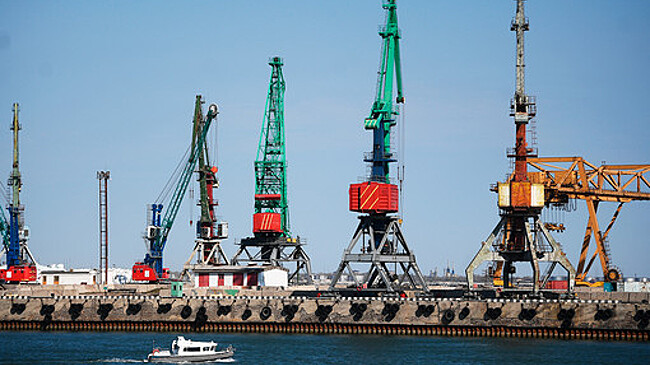 Росморречфлот: судно "Каспиан шива" сняли с мели с привлечением буксиров