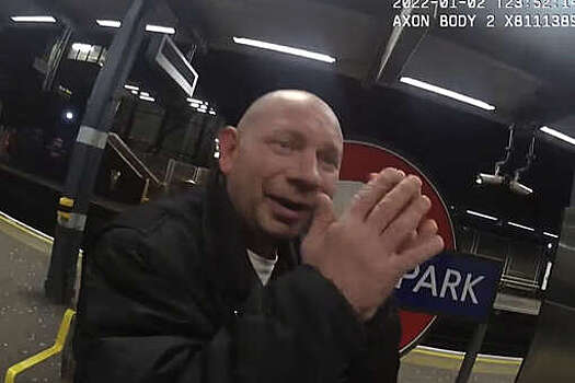 В Лондоне мужчина приставал к пассажирке в метро и попался полиции