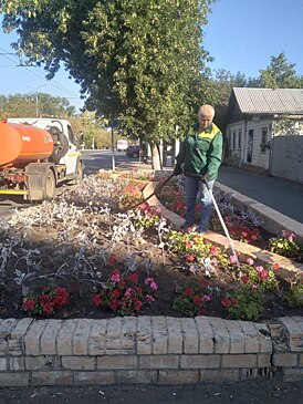 В Оренбурге коммунальные службы продолжают уборку улиц