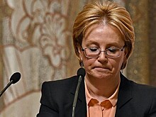 Самолет с главой Минздрава РФ экстренно сел в Петербурге