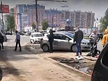 В Воронеже на видео сняли последствия аварии с пятью машинами