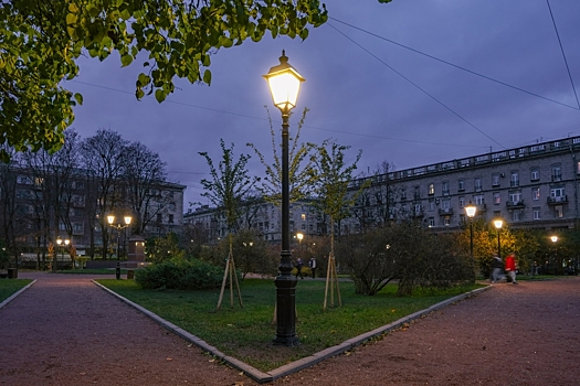 В сквере Шевченко модернизировали систему наружного освещения