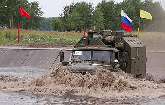 Через брод и грязь. Россияне обошли китайцев на этапе армейских игр "Рембат-2018"