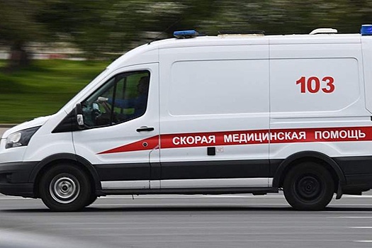 На КАД произошло столкновение легковой машины с грузовиком