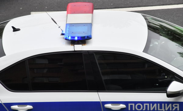 Мужчина открыл стрельбу после конфликта на парковке у ТЦ в Петербурге