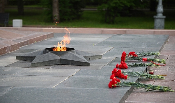 В Волгограде отметили 60-летие заступления первых часовых на Пост № 1