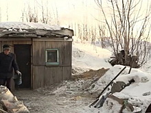 В Барнауле пожилая пара более 20 лет живет в землянке