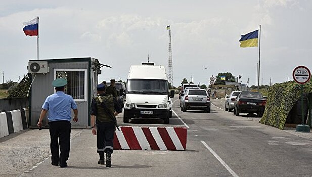 Киев закрыл КПП на границе с Крымом, чтобы остановить турпоток