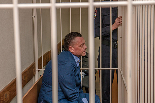 За взятку и мошенничество — свобода: гособвинитель запросил наказание для экс-чиновника Рубакова