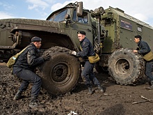 Грязное дело: на Южном Урале военные спасли «подбитый» танк и победили бездорожье на УАЗах