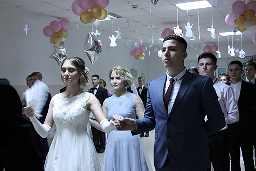 Первый танец Сретенского бала запечатлели на видео